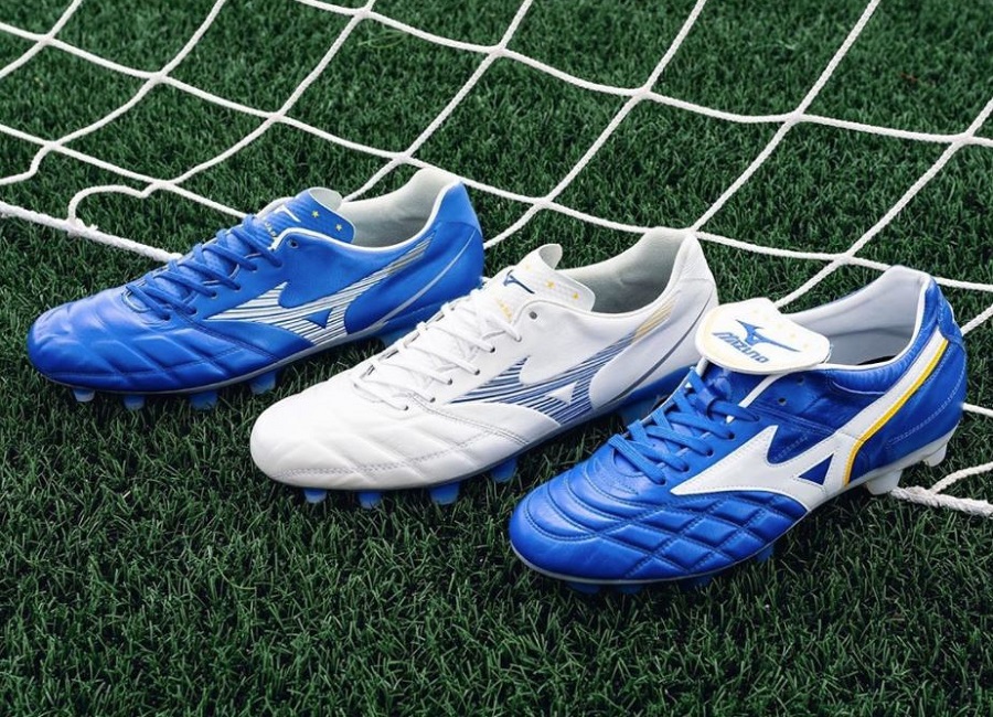  Mizuno Football Shoe